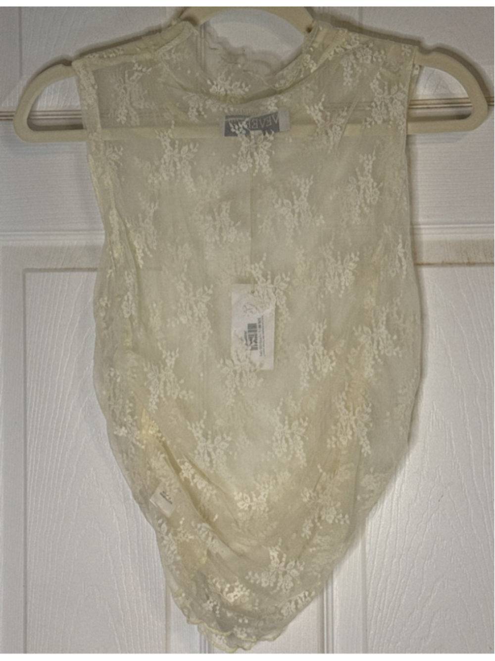 VEVERET Cream Lace Top L - Picture 2 of 3